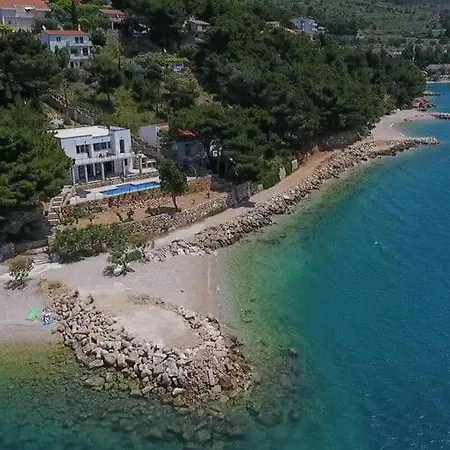 Beachfront Ana In Nemira * Омиш