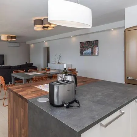 Апартаменты Beachfront Ana In Nemira